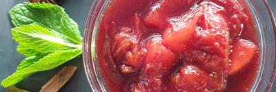 Rotwein-Pflaumen-Gruetze